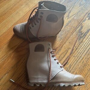 Sorel wedge boots